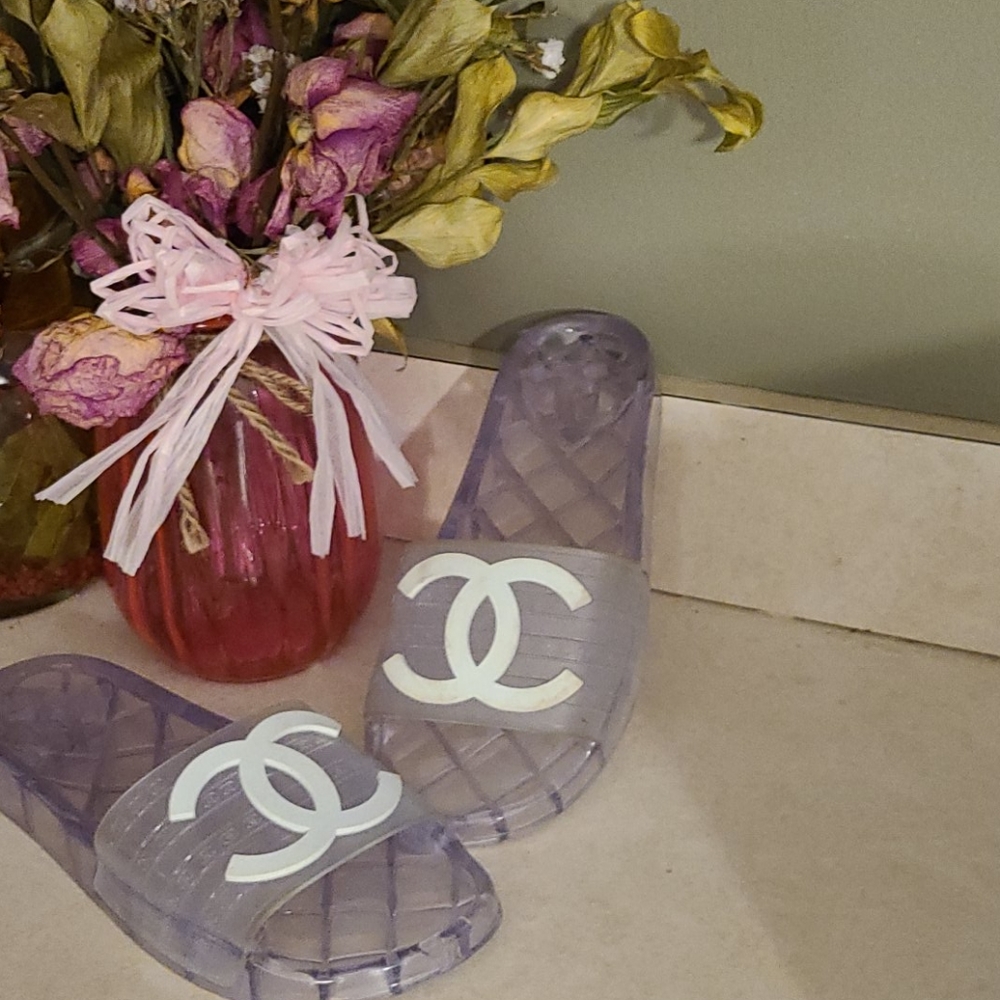 Chanel slip on
